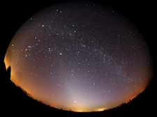 Sternhimmel mit Zodiakallicht über dem Westhavelland